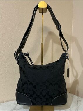 Coach Y2K Vintage Black Signature Shoulder/Crossbody Bag With Metal Hand tag.